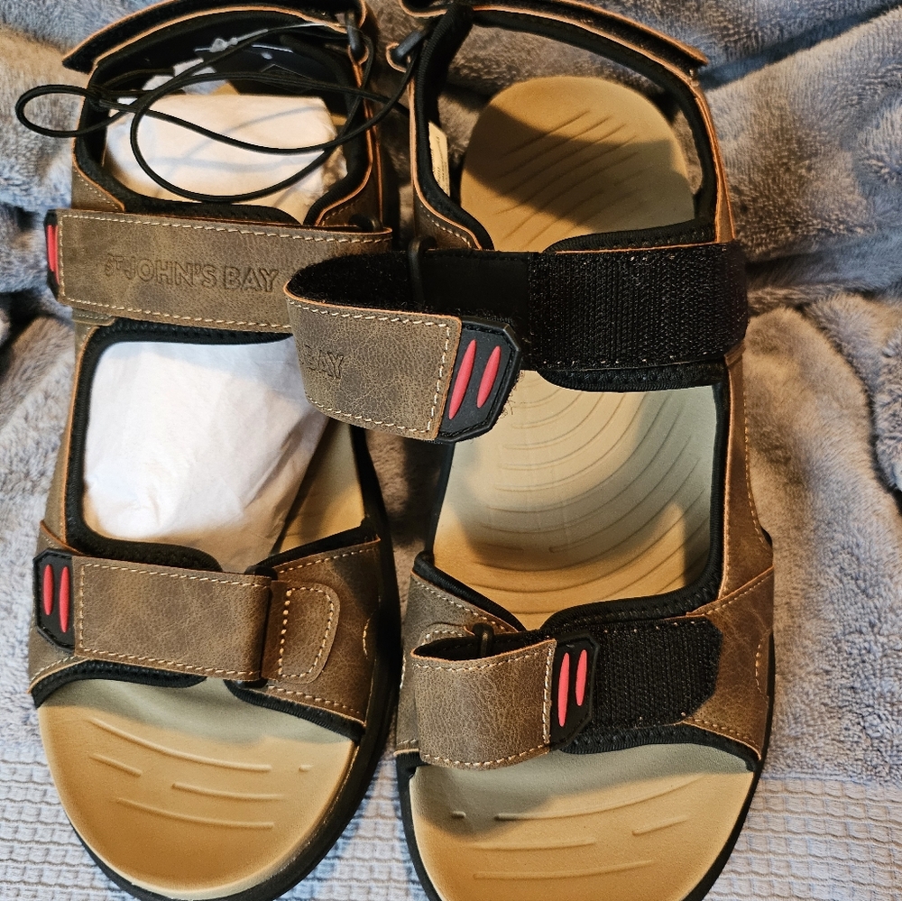 St. John's Bay Huron Men's Tan and Black Sandals Size 11 M  NWT